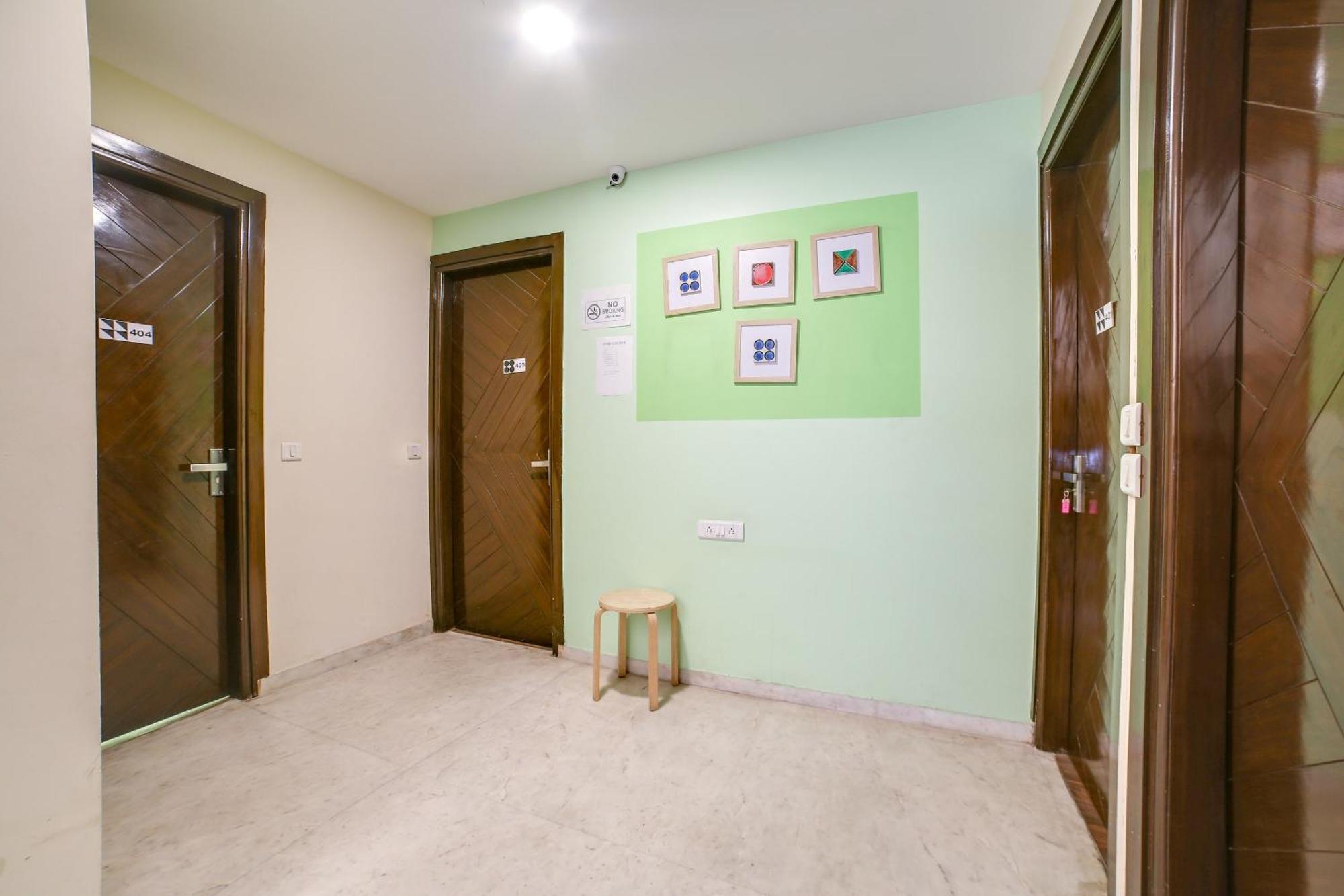 Capital O 71281 Hotel Carol Garden Delhi (National Capital Territory of India) Exterior foto